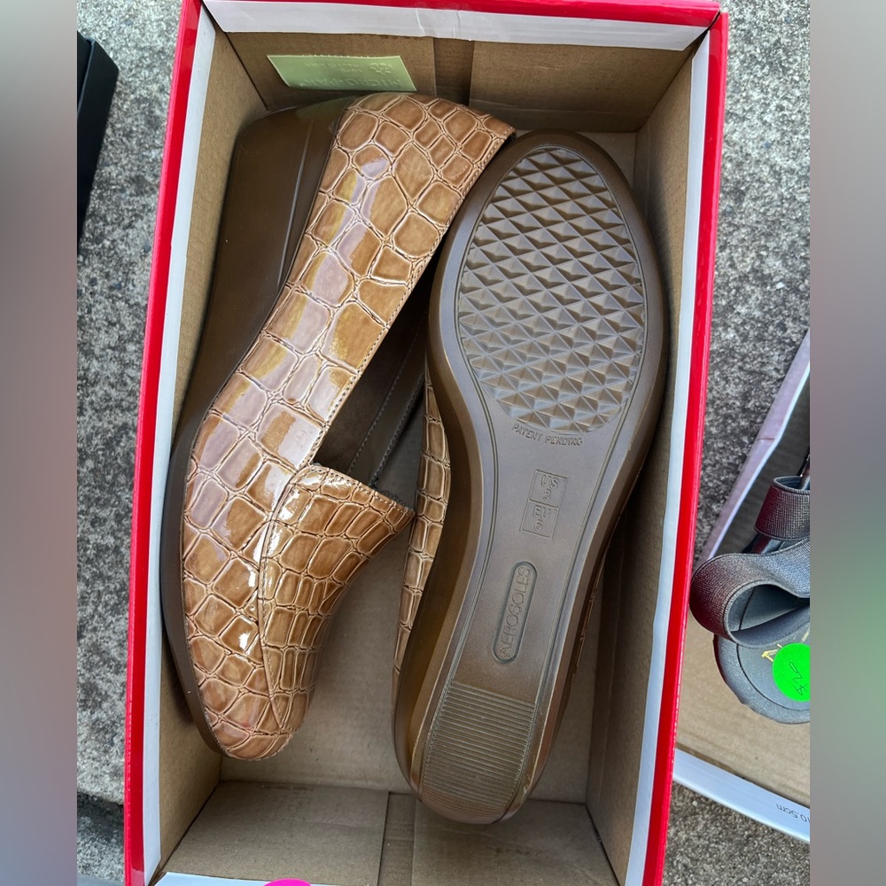 Carmel snake skin shoes. Size 8